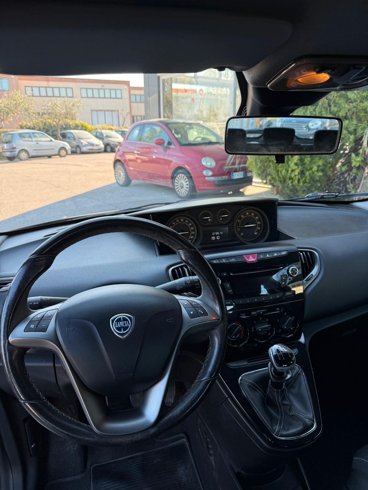 Lancia Ypsilon 1.2 69 CV 5 porte GPL Ecochic S Momodesign