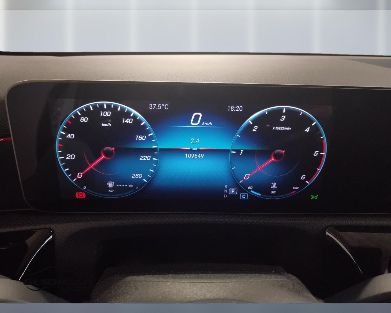 Mercedes-Benz Classe A - W177 2018 - A 180 d Premium auto
