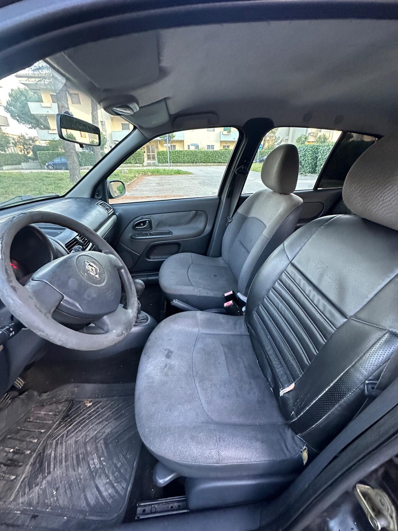 Renault Clio 1.2 16V neopatentati 2004