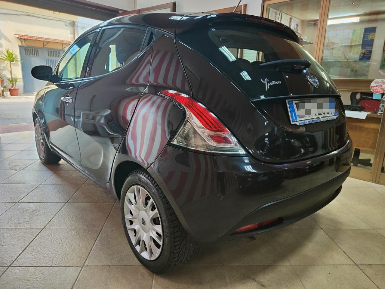 Lancia Ypsilon 1.3 MJT 16V 95 CV 5 porte S&S Silver
