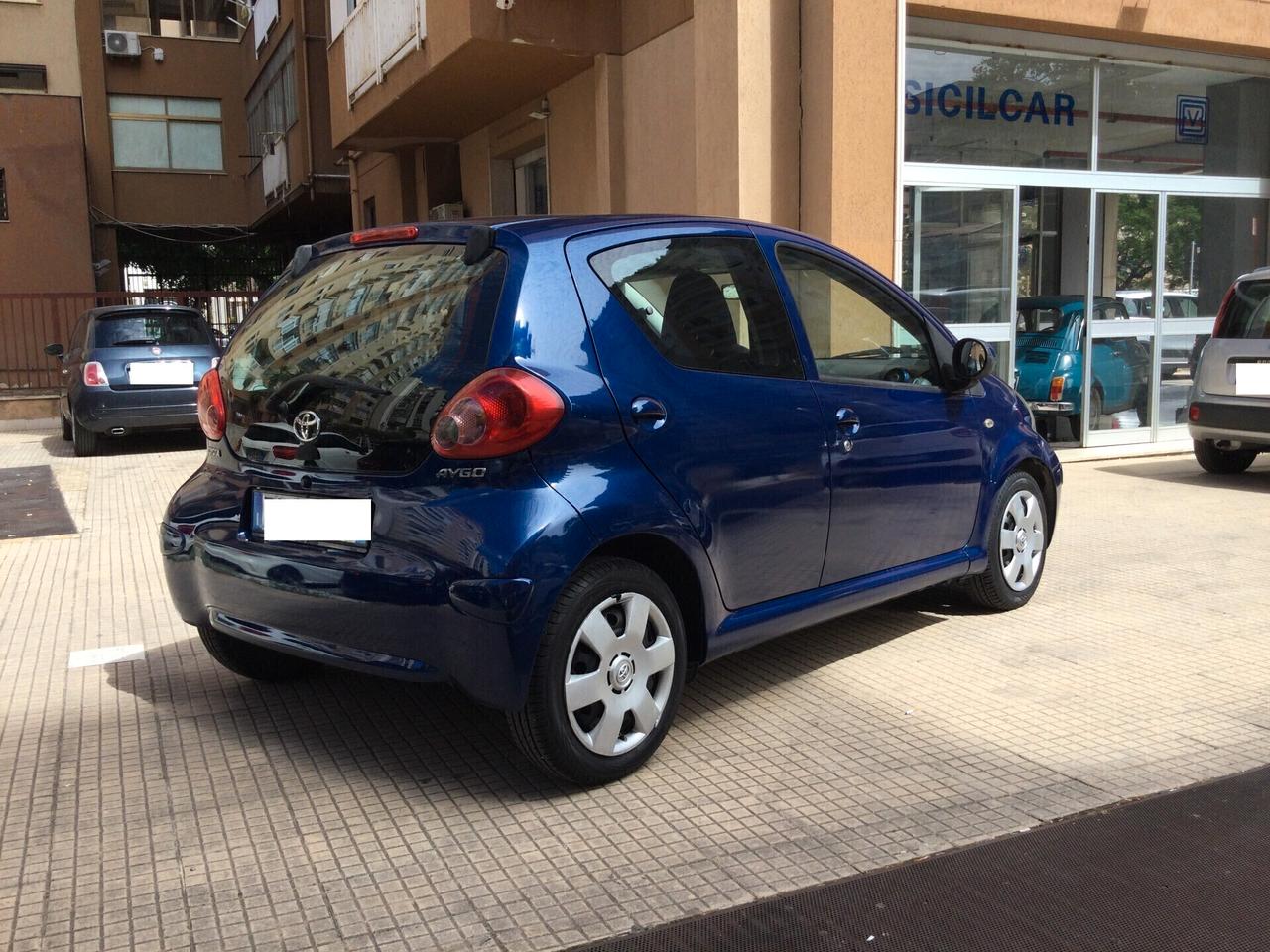 Toyota Aygo 1.0 12V VVT-i 5 porte Sol
