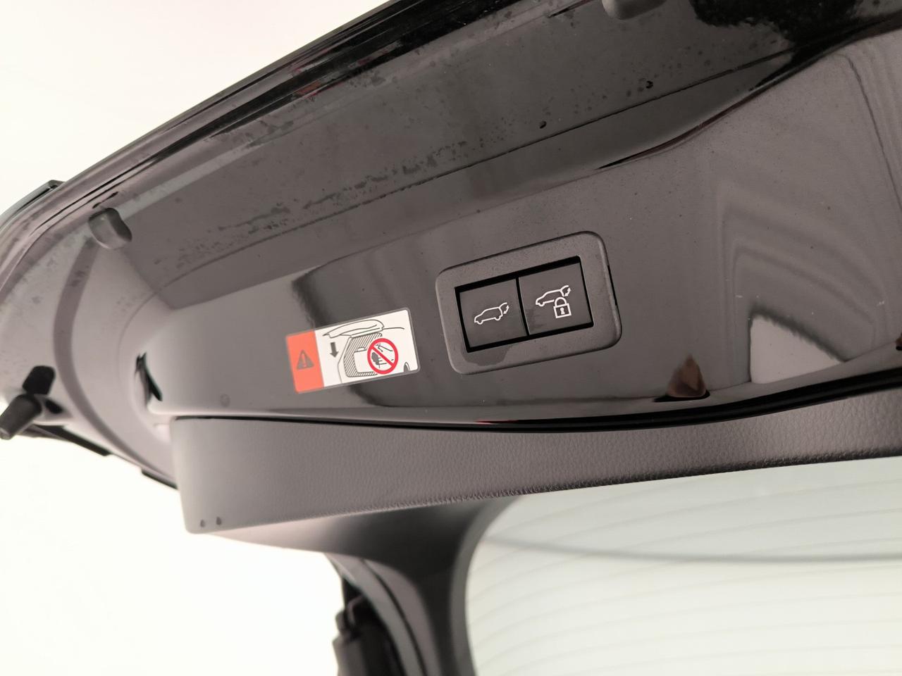 Toyota C-HR 2.0 phev lounge hero fwd e-cvt