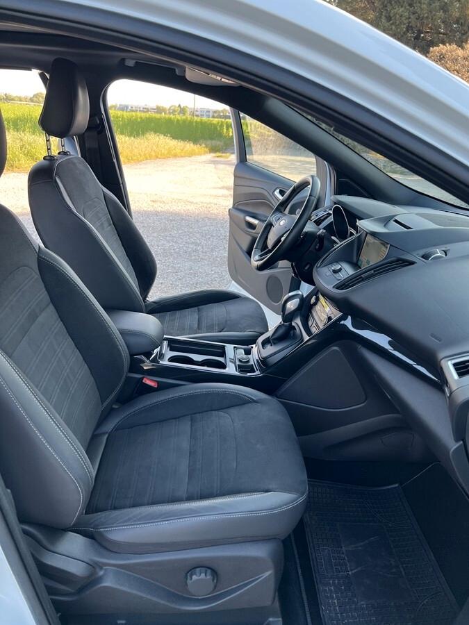 Ford Kuga 2.0 TDCI 180 CV S&S 4WD Powershift ST-Line Business