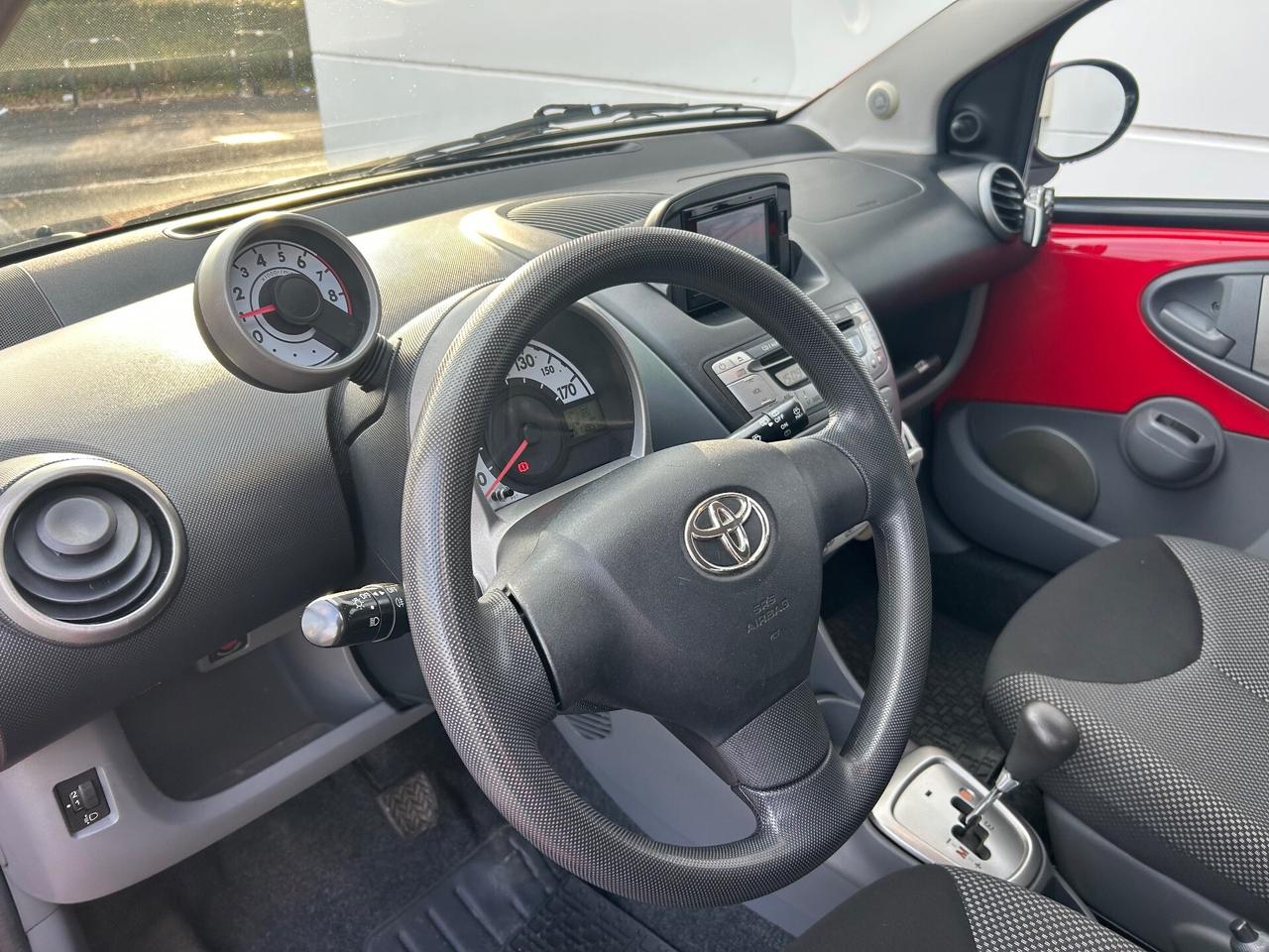 Toyota Aygo 1.0 12V VVT-i 5 porte Sol Connect automatica