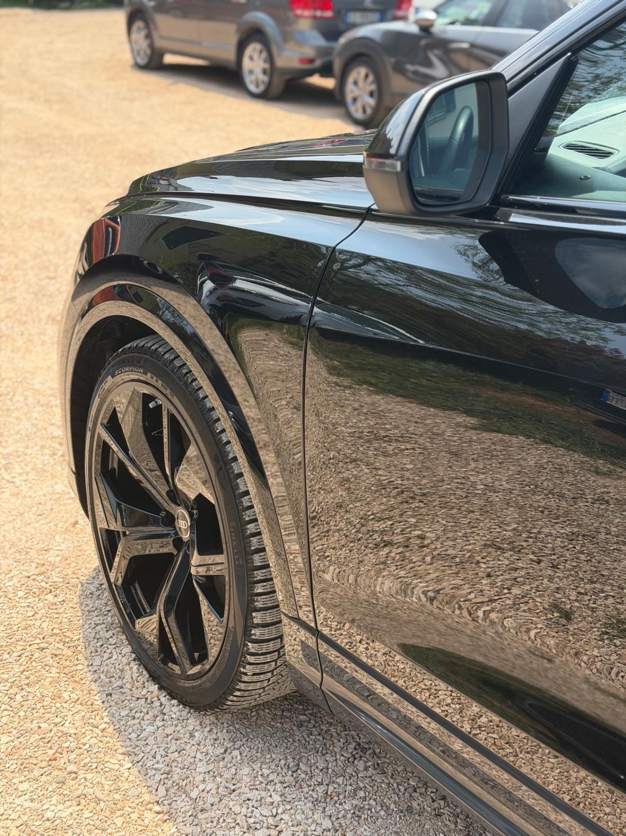 Audi RSQ8 TFSI V8 QUATTRO CARBOCERAMIC BANGOLUFSEN