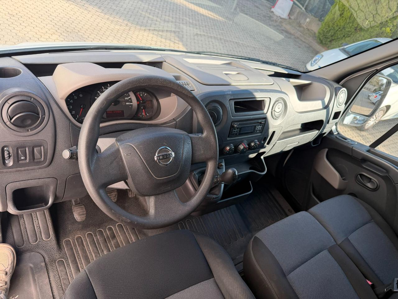 Nissan NV400 35 2.3 dCi PL-TA Furgone