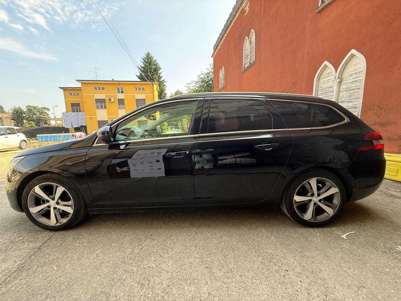 Peugeot 308 BlueHDi 130 S&S Allure