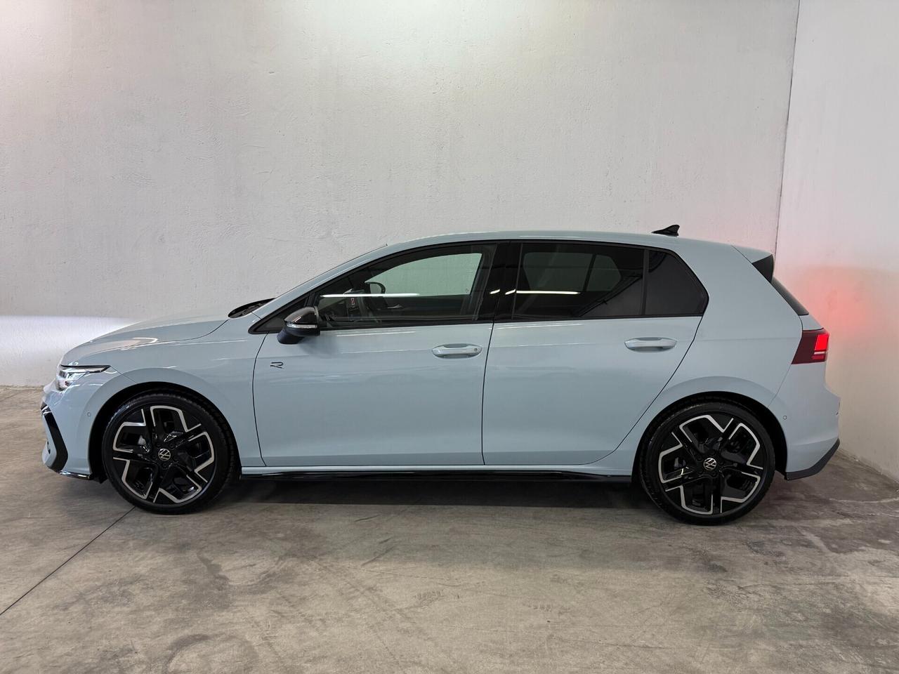 Volkswagen Golf 1.5 etsi R-Line Plus 150 Cv Dsg ITALIANA ** PREZZO REALE SENZA VINCOLI DI FINANZIAMENTO **