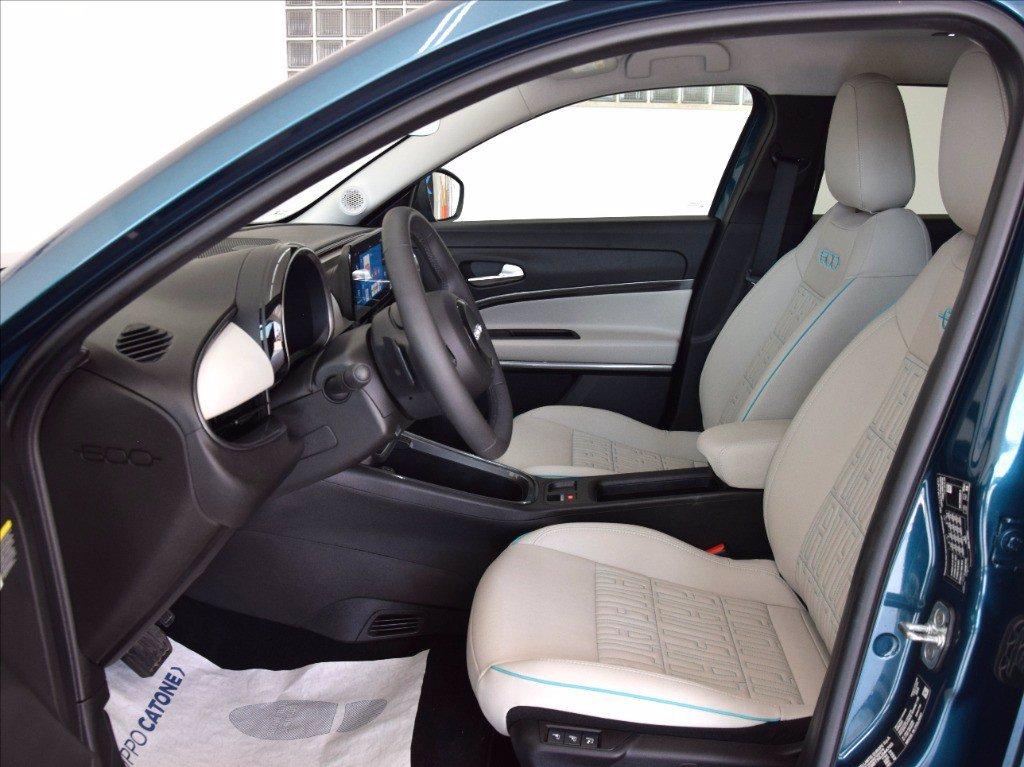 FIAT 600 1.2 hybrid La Prima 110cv auto del 2025