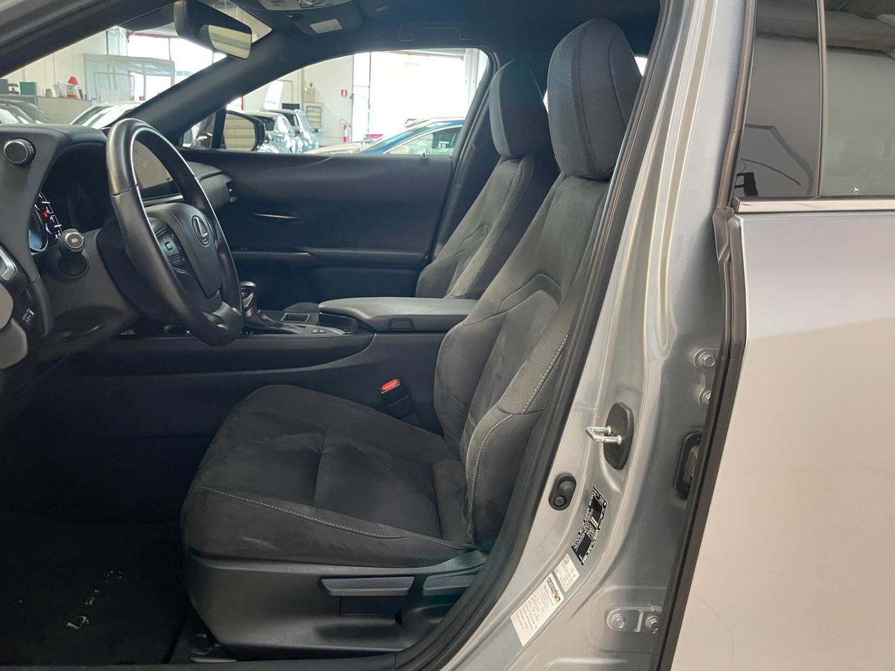 Lexus UX Lexus UX 250h Urban 2.0 2wd cvt-LEGGI SOTTO