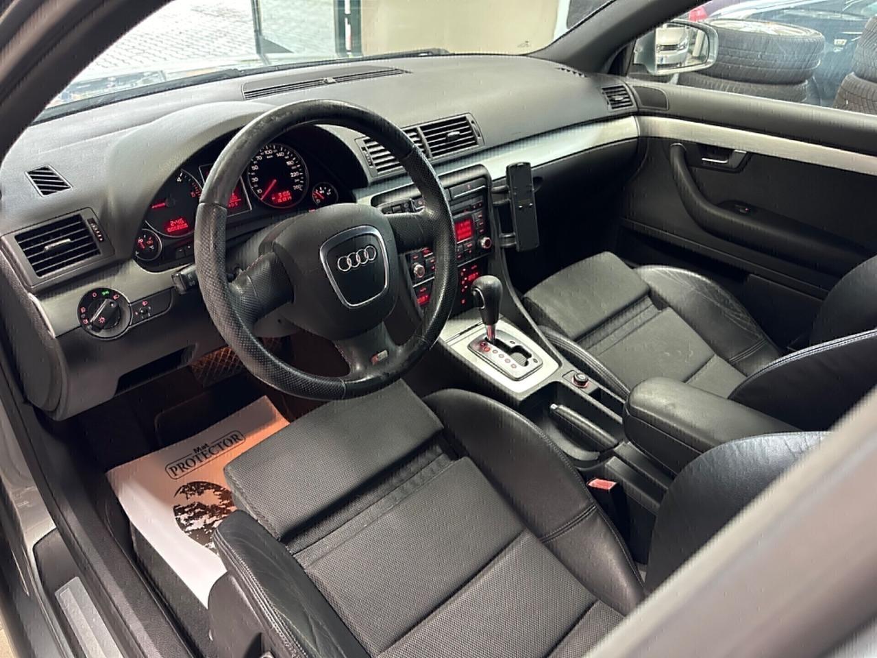 Audi A4 2.0 16V TDI S-LINE