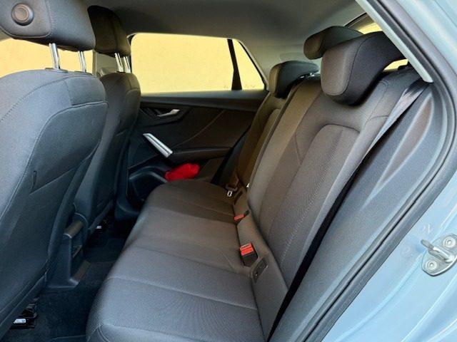 AUDI Q2 35 TDI quattro S tronic Identity Black