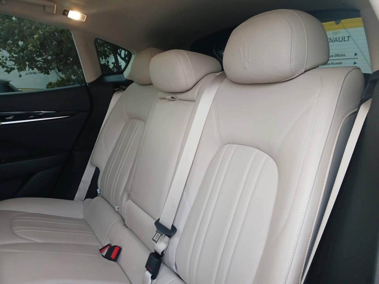 MASERATI Levante 3.0 V6 Diesel 250cv PARI AL NUOVO