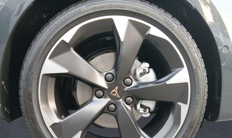 Cupra Leon Leon Sportstourer 1.5 Hybrid 150 CV DSG 18" Gancio Camera