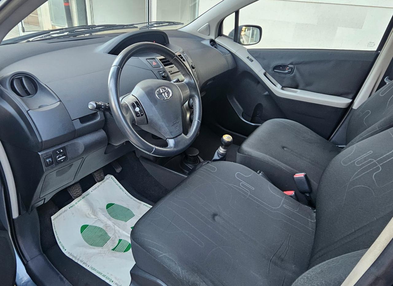 Toyota Yaris 1.0 5 porte Sol
