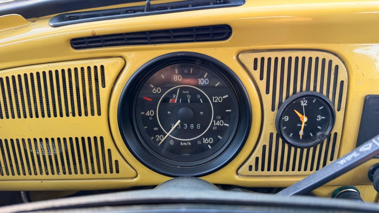 Volkswagen Maggiolino GIALLO