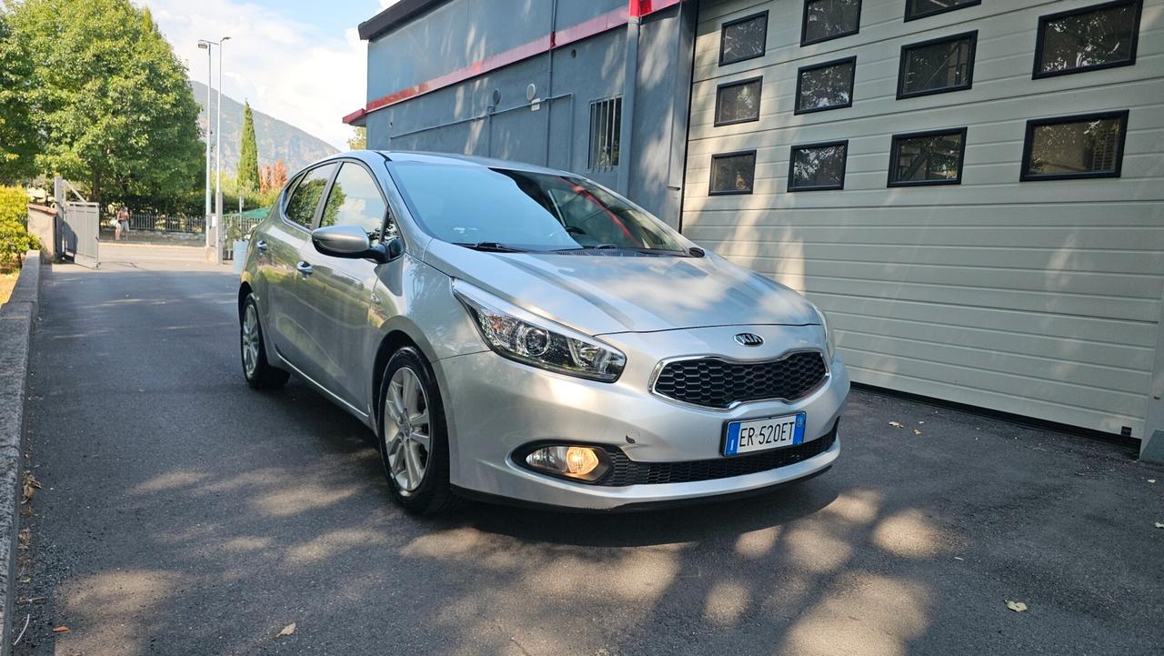 Kia Ceed cee'd 1.4 CRDi 5 porte Cool --OK NEOPATENTATI--