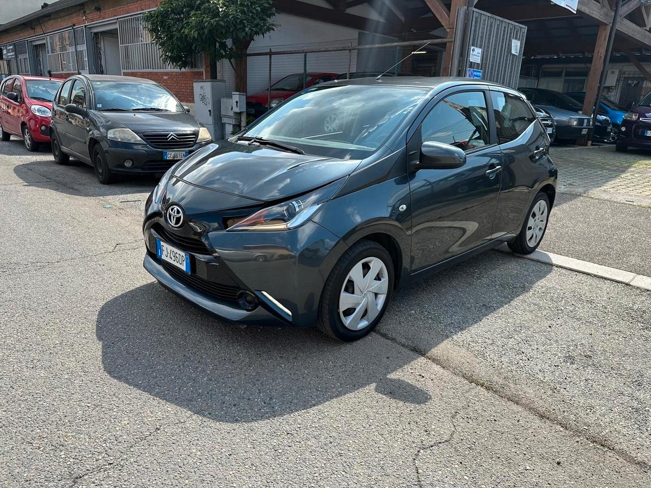 Toyota Aygo 1.0 VVT-i 69 CV 5 porte x-cool