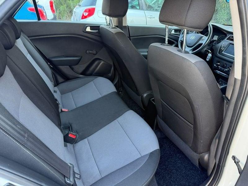 Hyundai i20 1.2 MPI 75cv Connect Line