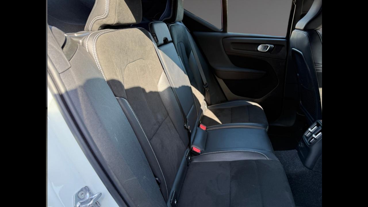 VOLVO XC40 - XC40 1.5 t5 phev R-design auto my21
