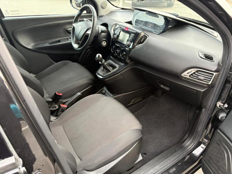 LANCIA YPSILON 1.2 BENZ 69 CV ADATTA A NEOPATENTATI