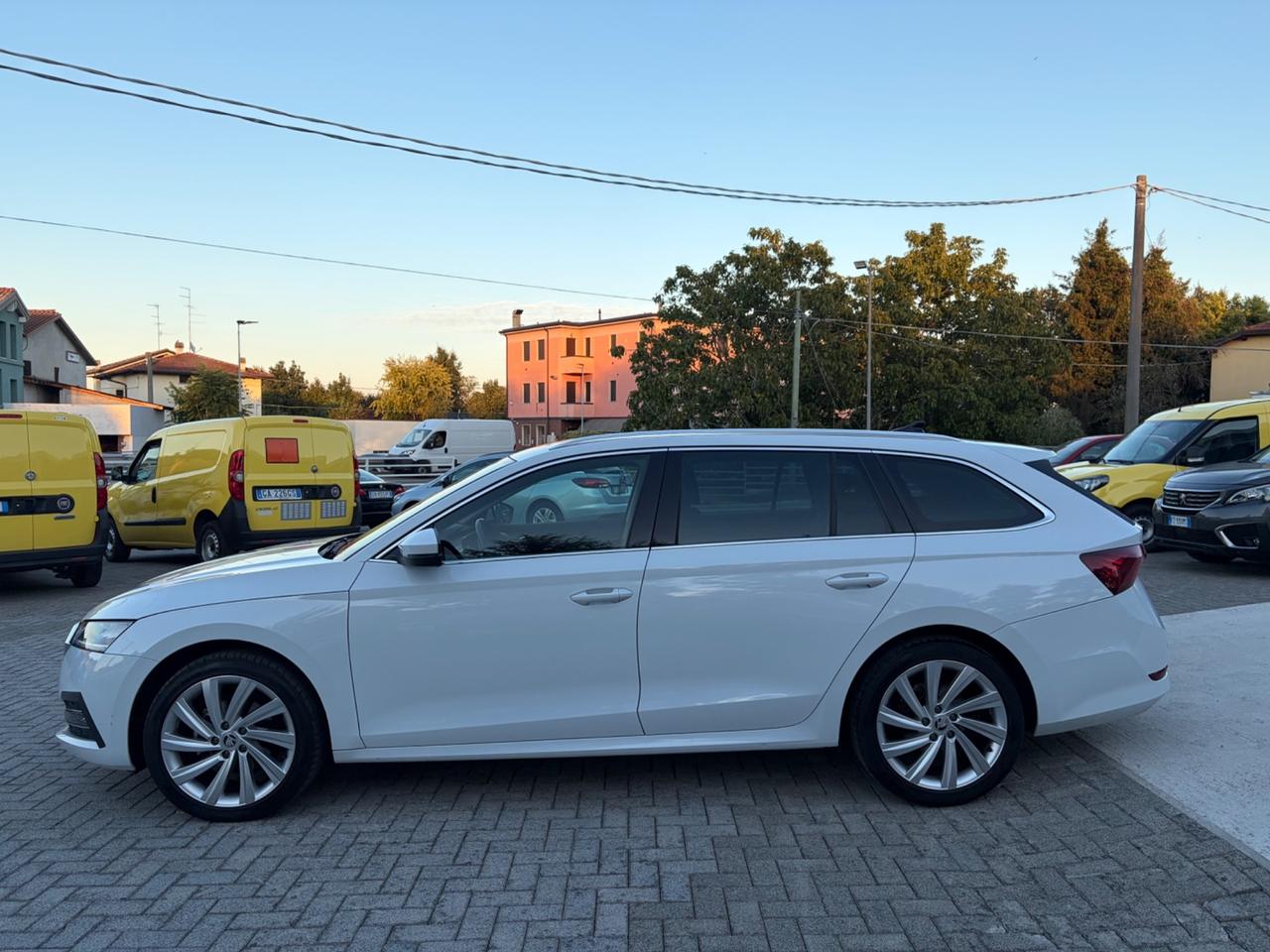 Skoda Octavia 2.0 TDI EVO SCR 150 CV DSG Wagon Executive