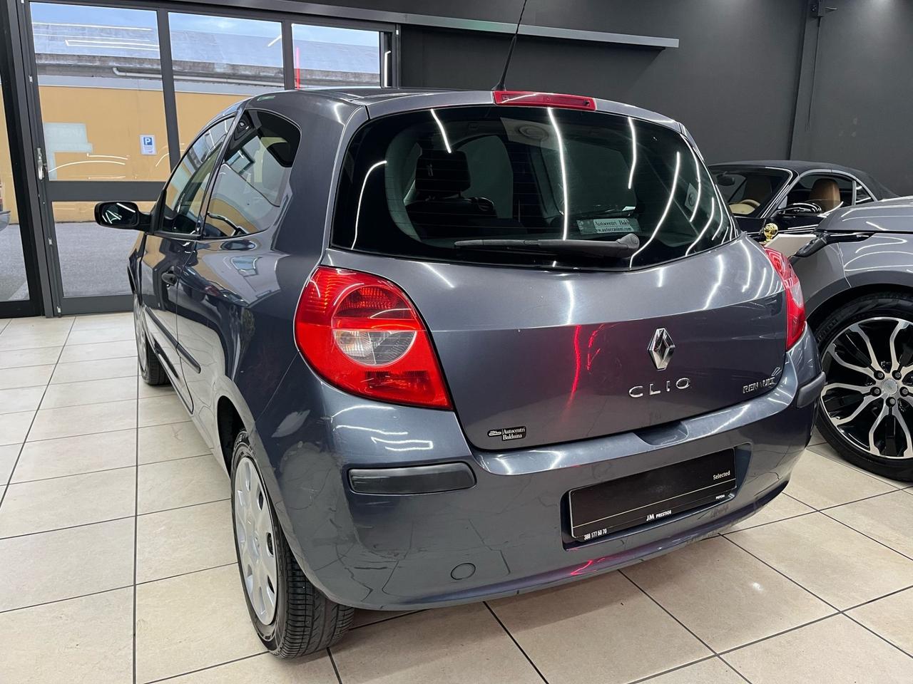 Renault Clio 1.2 16V 3 porte Confort OK NEOPATENTATI