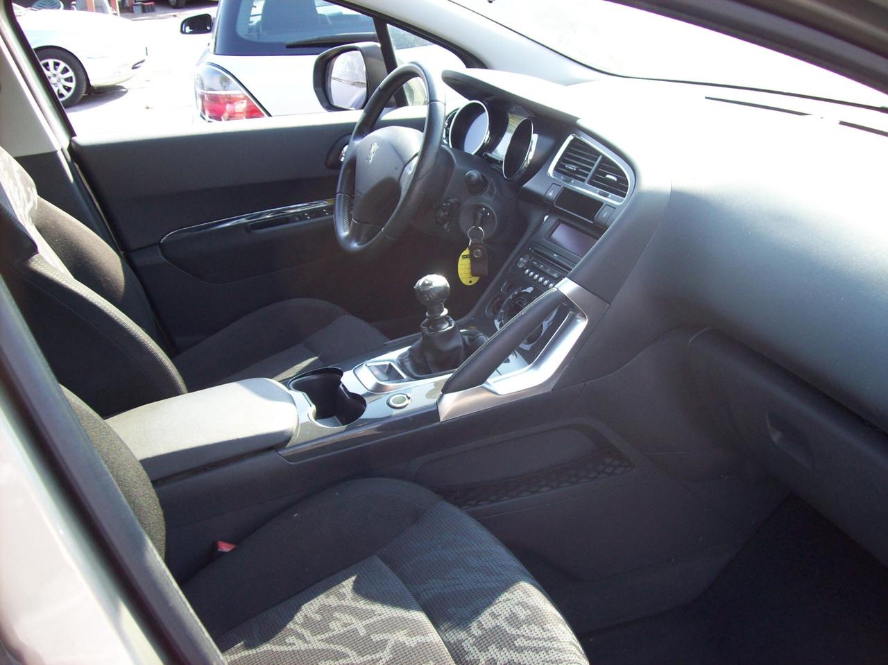 Peugeot 3008 1.6 HDi 110CV Premium