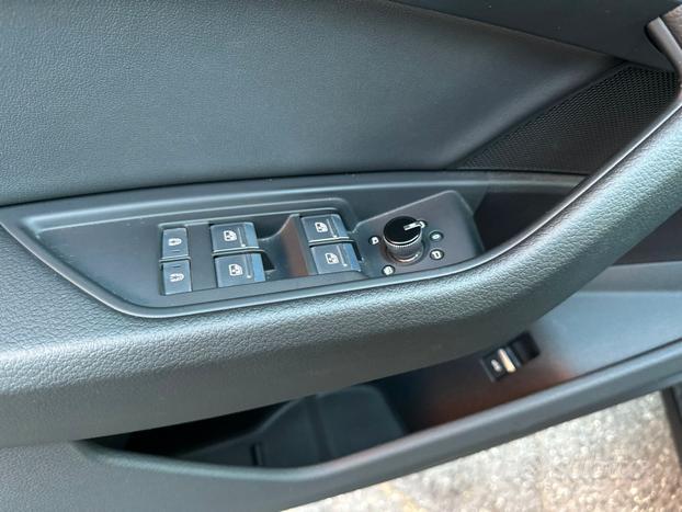 Audi e-tron SPB 50 quattro Business MATRIX PELLE U