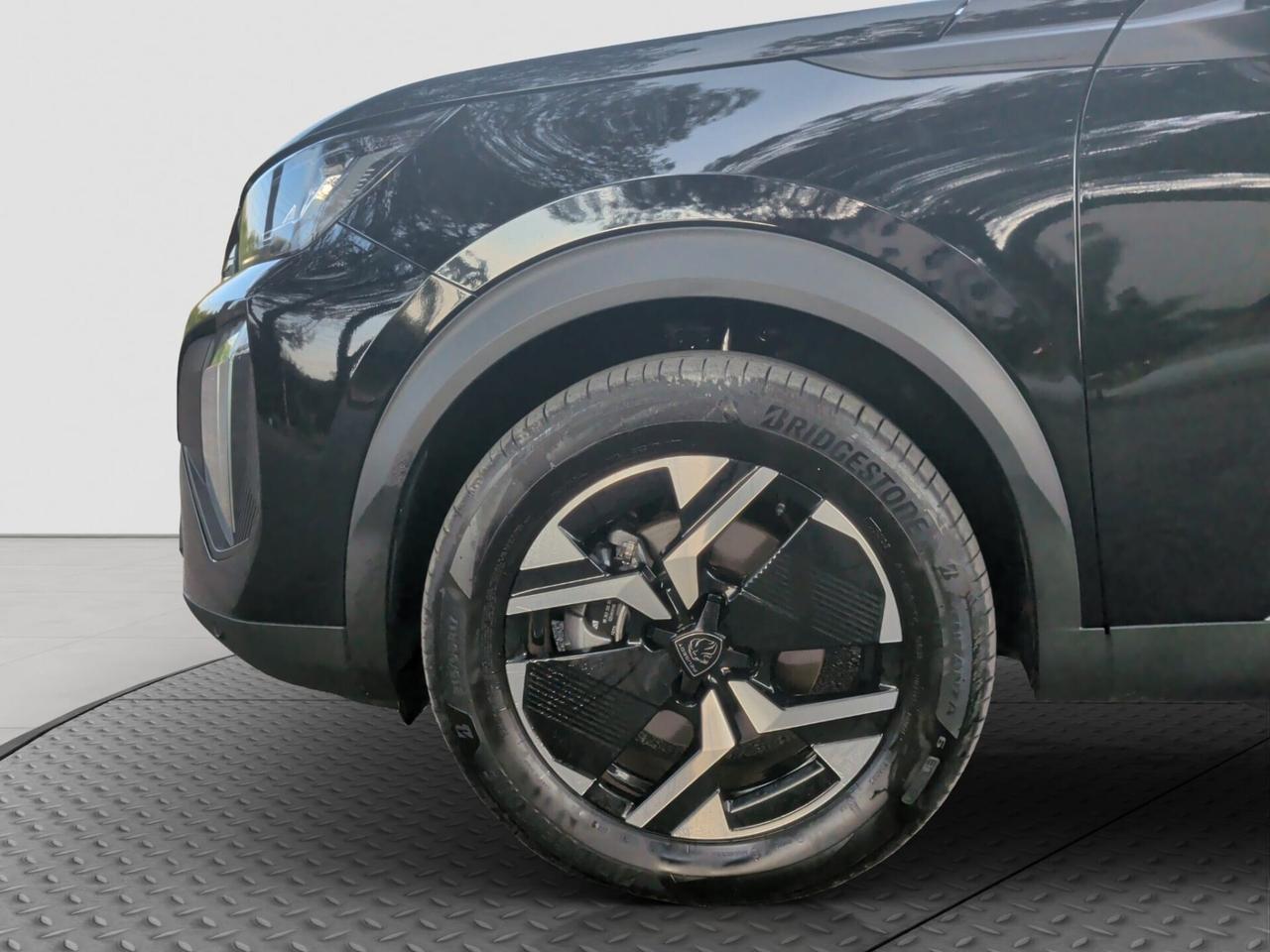 Peugeot 2008 Hybrid 145 e-DCS6 Allure 2025