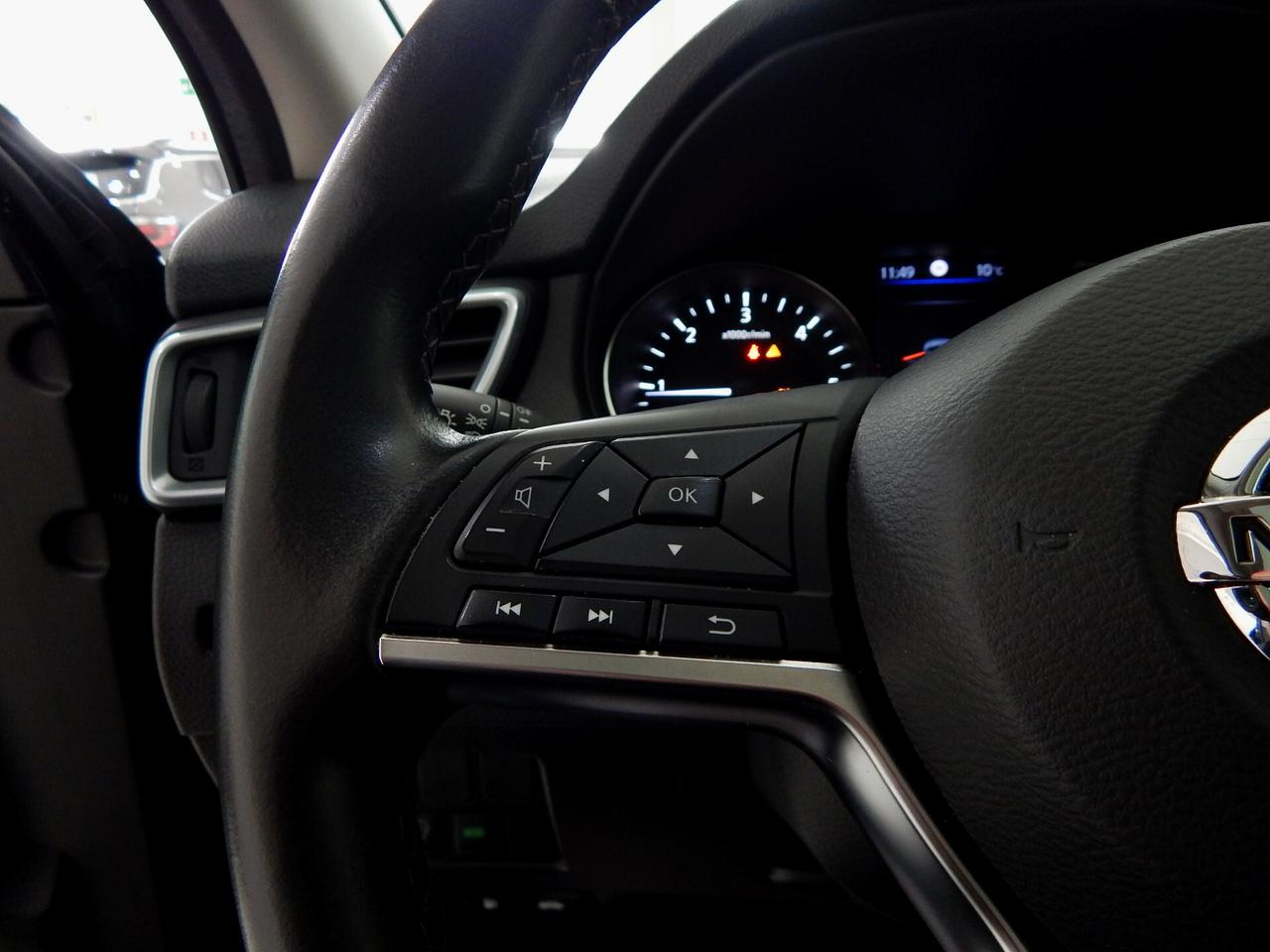 Nissan Qashqai 1.5 dci Tekna 115cv dct TETTO-NAVI-PELLE-RADAR-LED