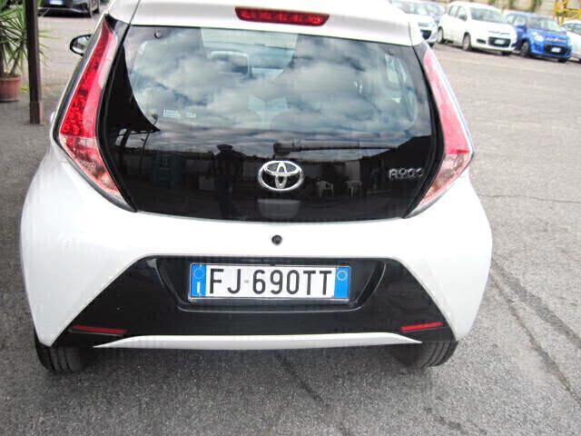 Toyota Aygo 1.0 VVT-i 69 CV 5 porte x-cool TSS FINANZIABILE NEOPATENTATI
