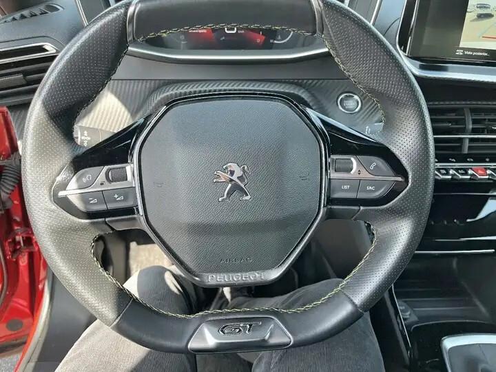 Peugeot 2008 PureTech 130 S&S GT