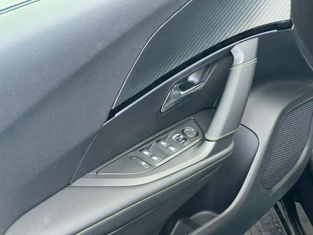 PEUGEOT 2008 Hybrid 136CV e-DCS6 GT