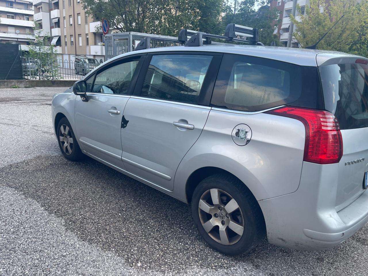 Peugeot 5008 1.6 HDi 112CV Business 7 POSTI