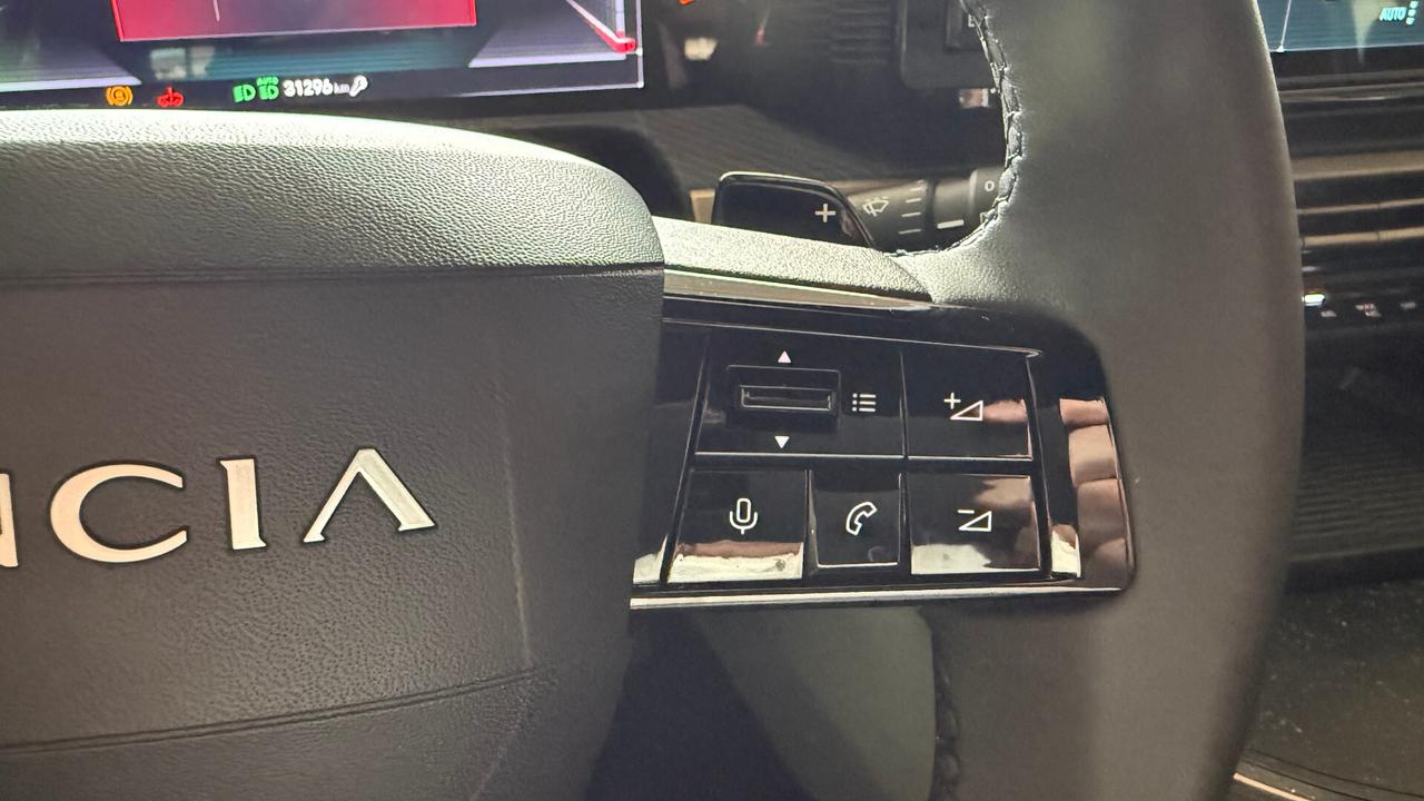 Lancia Ypsilon Hybrid e-DCT