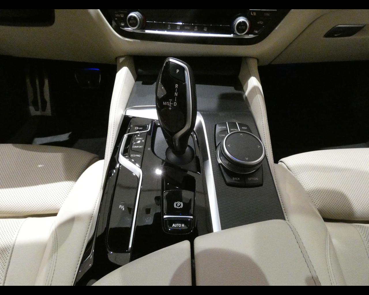 BMW Serie 5(G30/31/F90) - 520d 48V Touring Msport