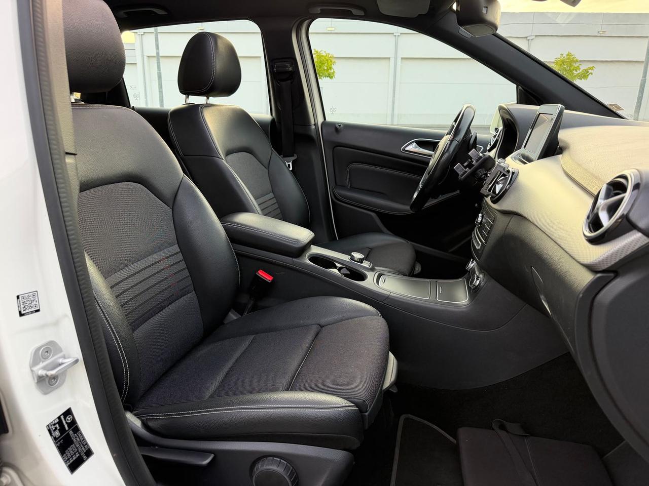 Mercedes-Benz 200 D Sport next #50363