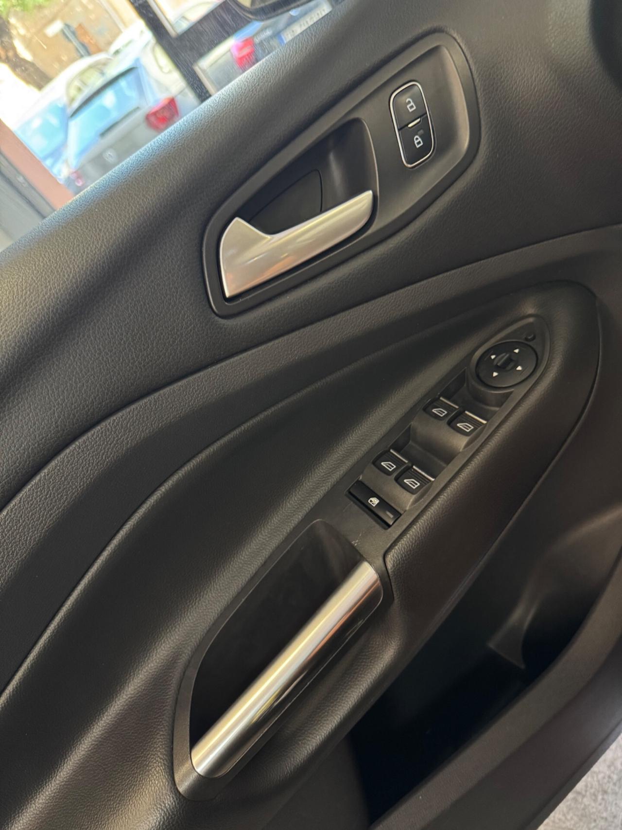 Ford Kuga 1.5 TDCI 120 CV Titanium Finanziabile