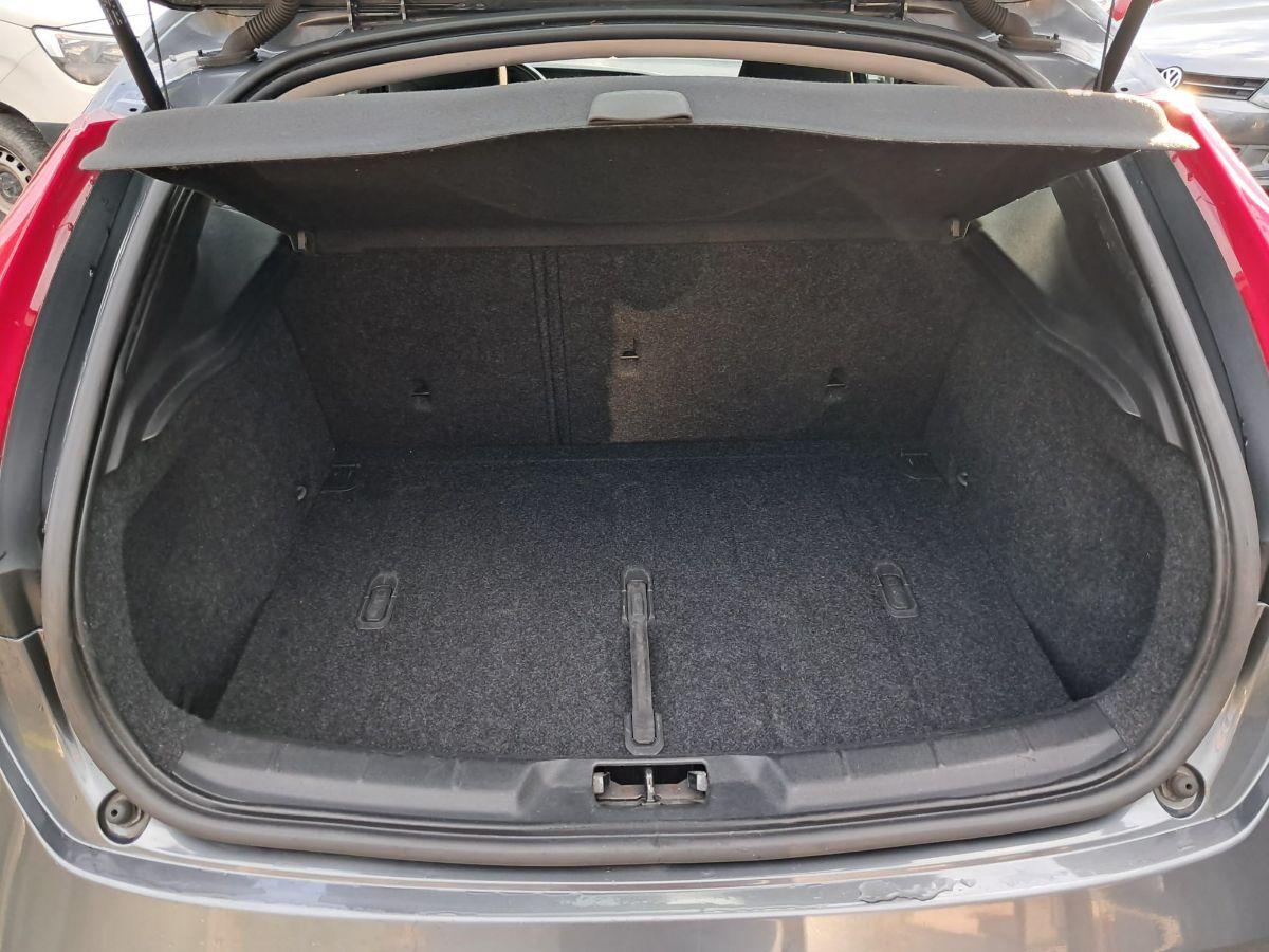 VOLVO - V40 - 1.6 D2 Summum