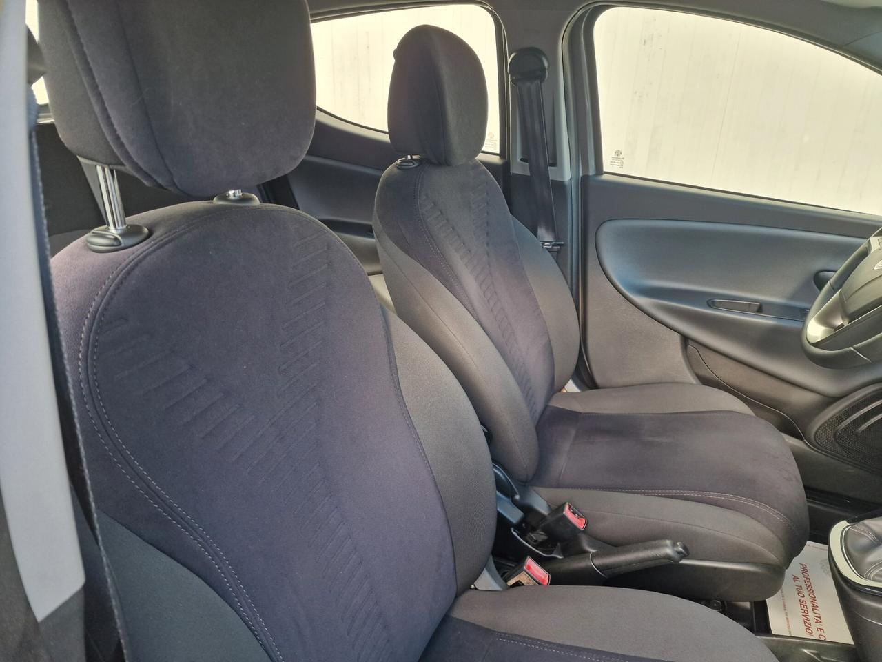 Lancia Ypsilon 1.2 benzina 70cv 5POSTI