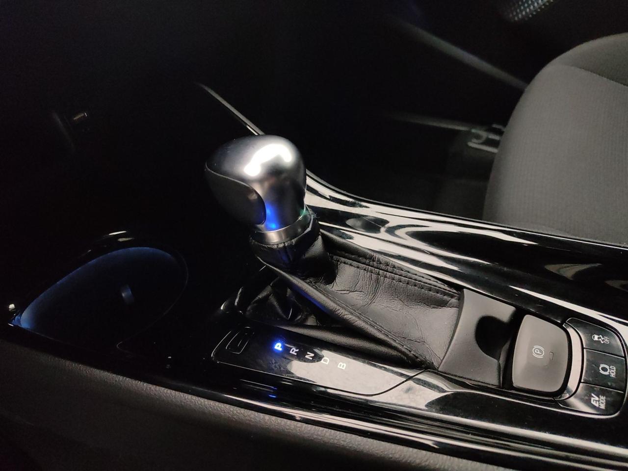 TOYOTA C-HR I 2016 1.8H 98CV TREND E-CVT