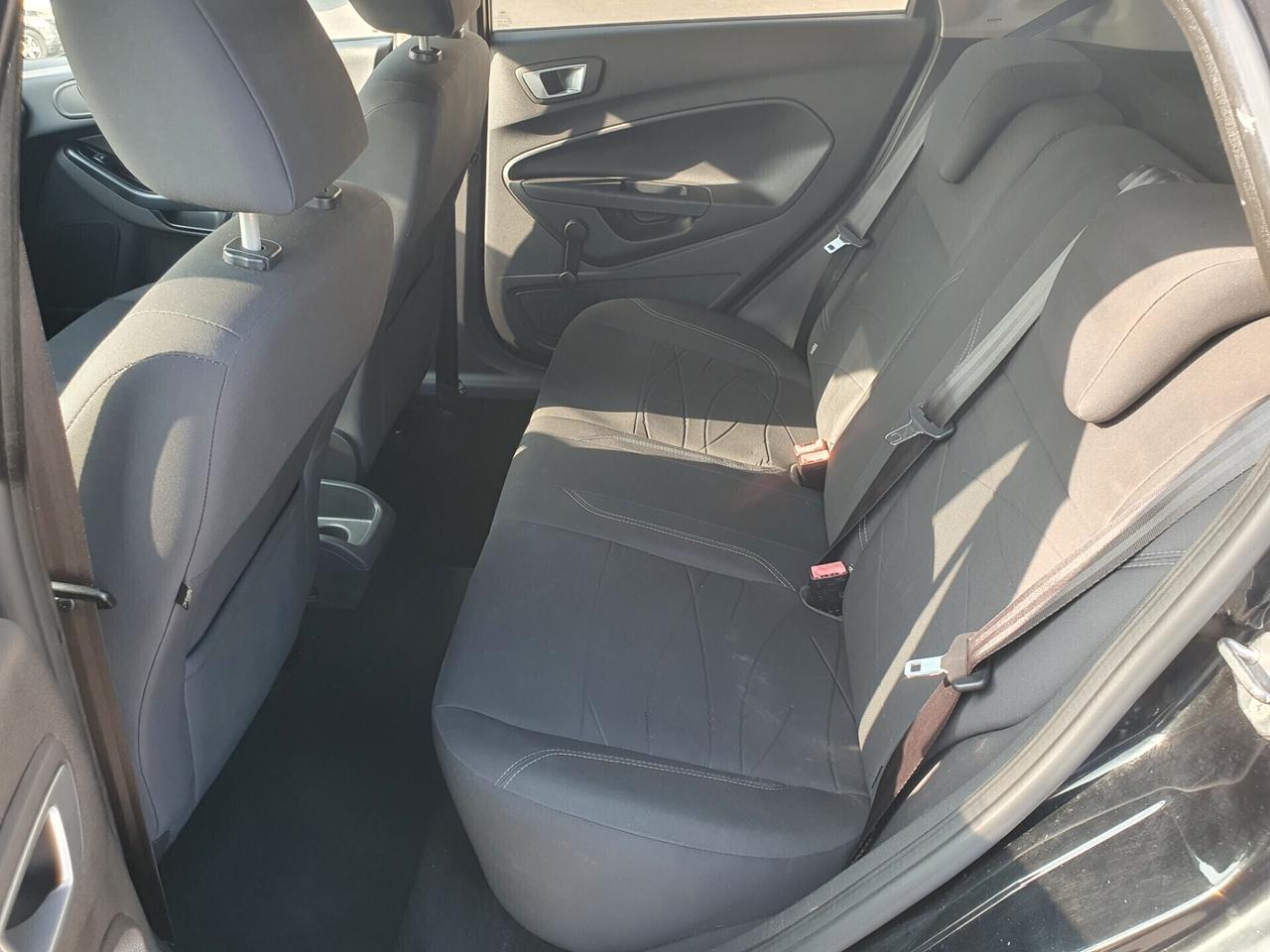 Ford Fiesta 1.5 TDCi 75CV Neopatentati 2015