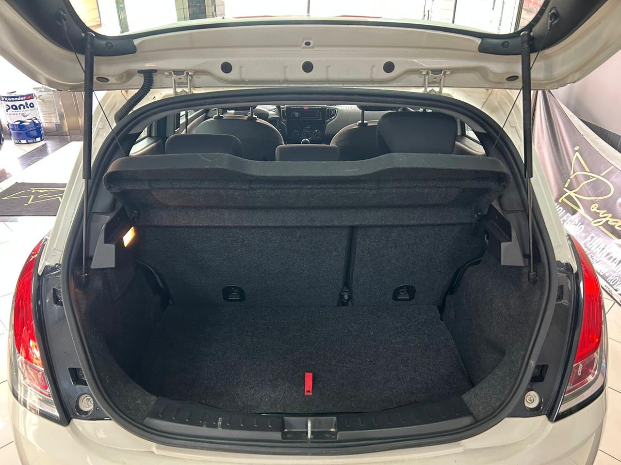 Lancia Ypsilon 1.2 69 CV 5 porte GPL Ecochic Silver