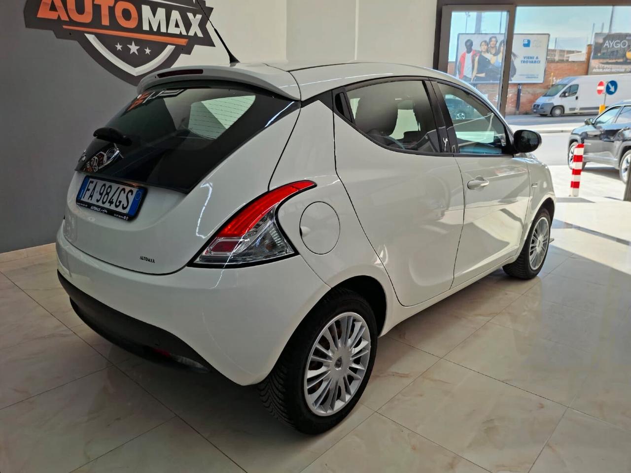 Lancia Ypsilon 1.2 69cv Elefantino 2015