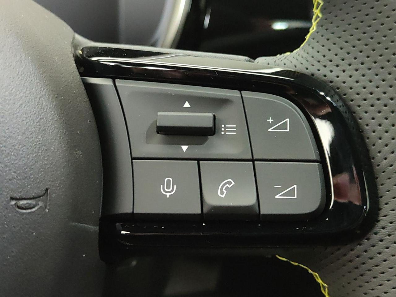 600e 600E ABARTH 54KW 240CV TURISMO