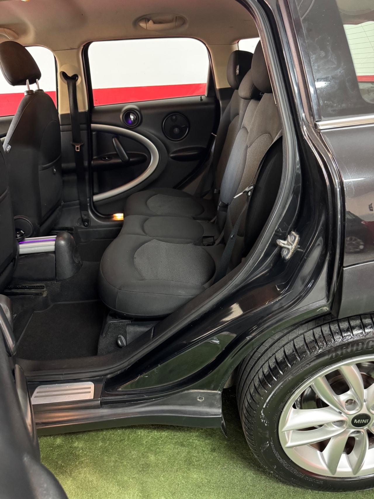 Mini Cooper D Countryman ALL 4 cambio automatico 130000 Chilometri