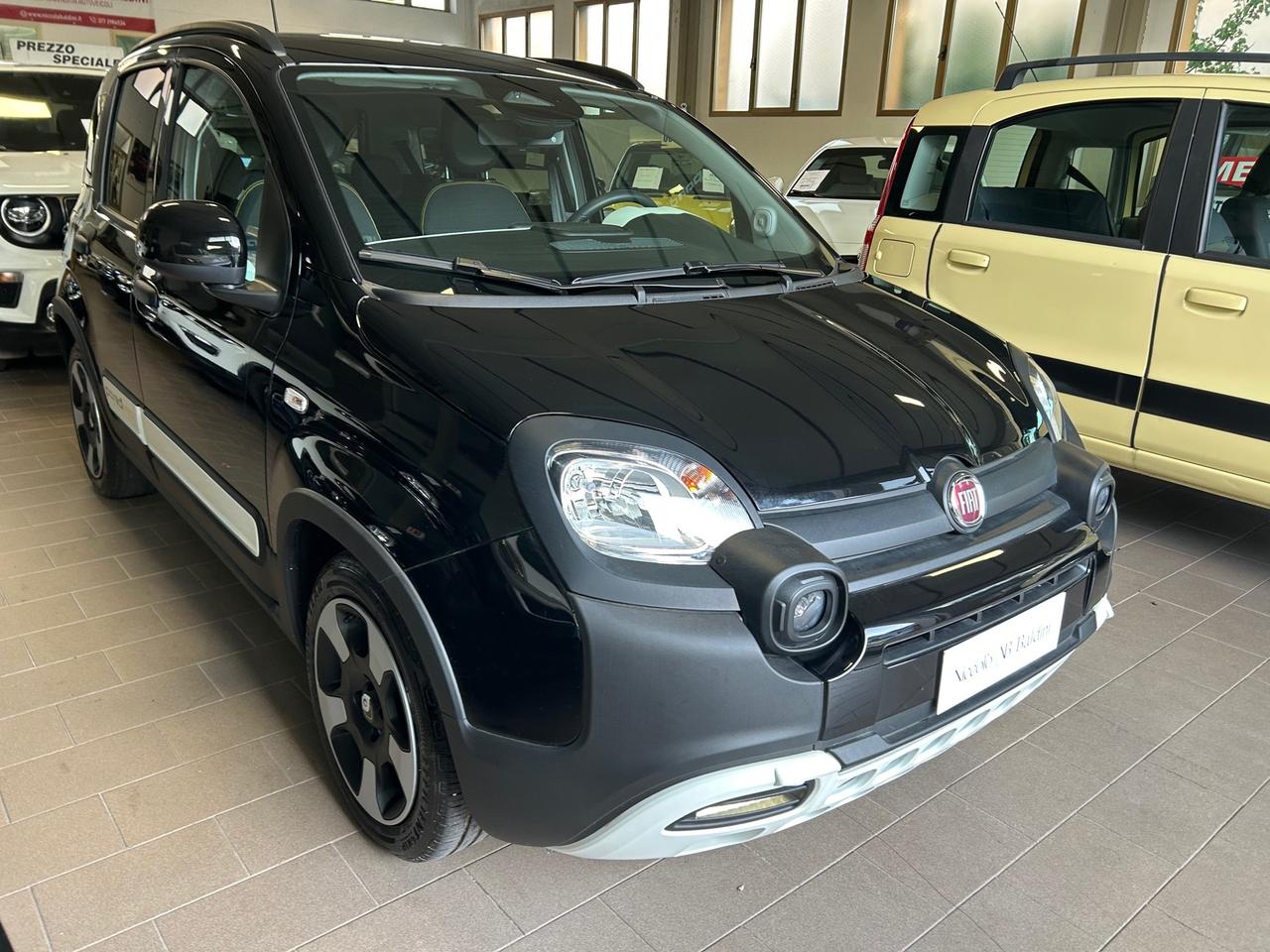 Fiat Panda Cross Hybrid KM ZERO