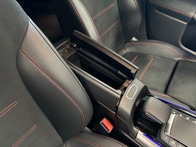 MERCEDES-BENZ GLA 180 d AMG Premium Automatico