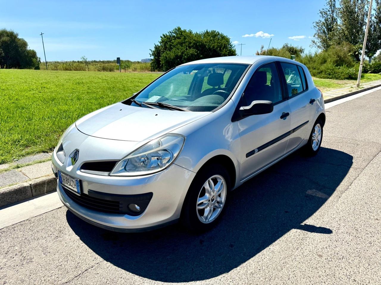 Renault Clio 1.5 Diesel 5 porte -Neopatentati